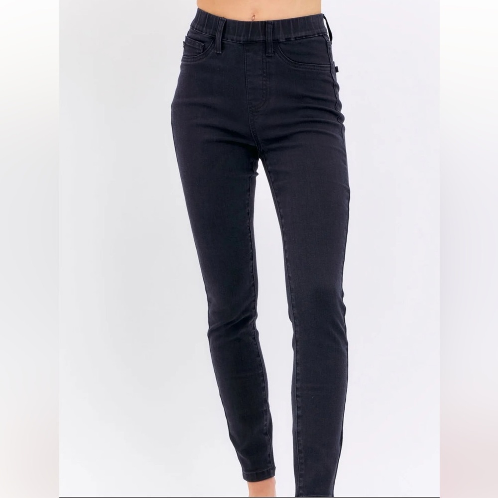 JUDY BLUE High-Rise Pull On Shield Pocket Black Skinny Jeans